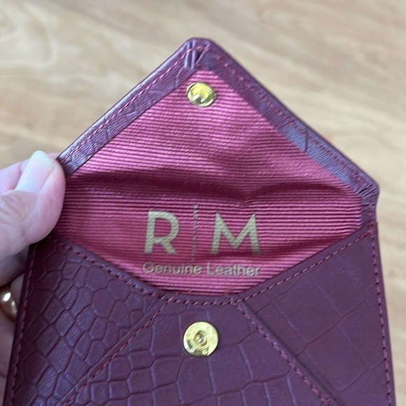 Rachel Miriam Leather Croc Embossed Card Case Purse - Picture 6 of 6